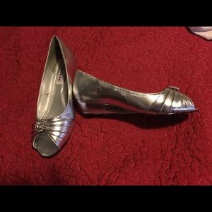 Dyeables Silver and Rhinestone Shoes size 9W